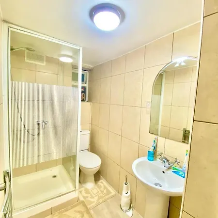 One Bedroom Ground Floor Flat In Central London Exterior photo